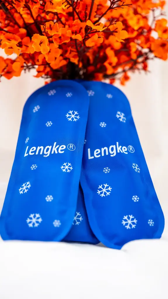 كمادات الجل الباردة لجرح الوﻻدة